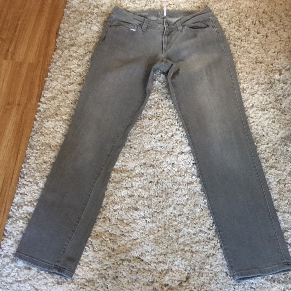 Gray Ann Taylor LOFT jeans. 28/6 Curvy Straight.